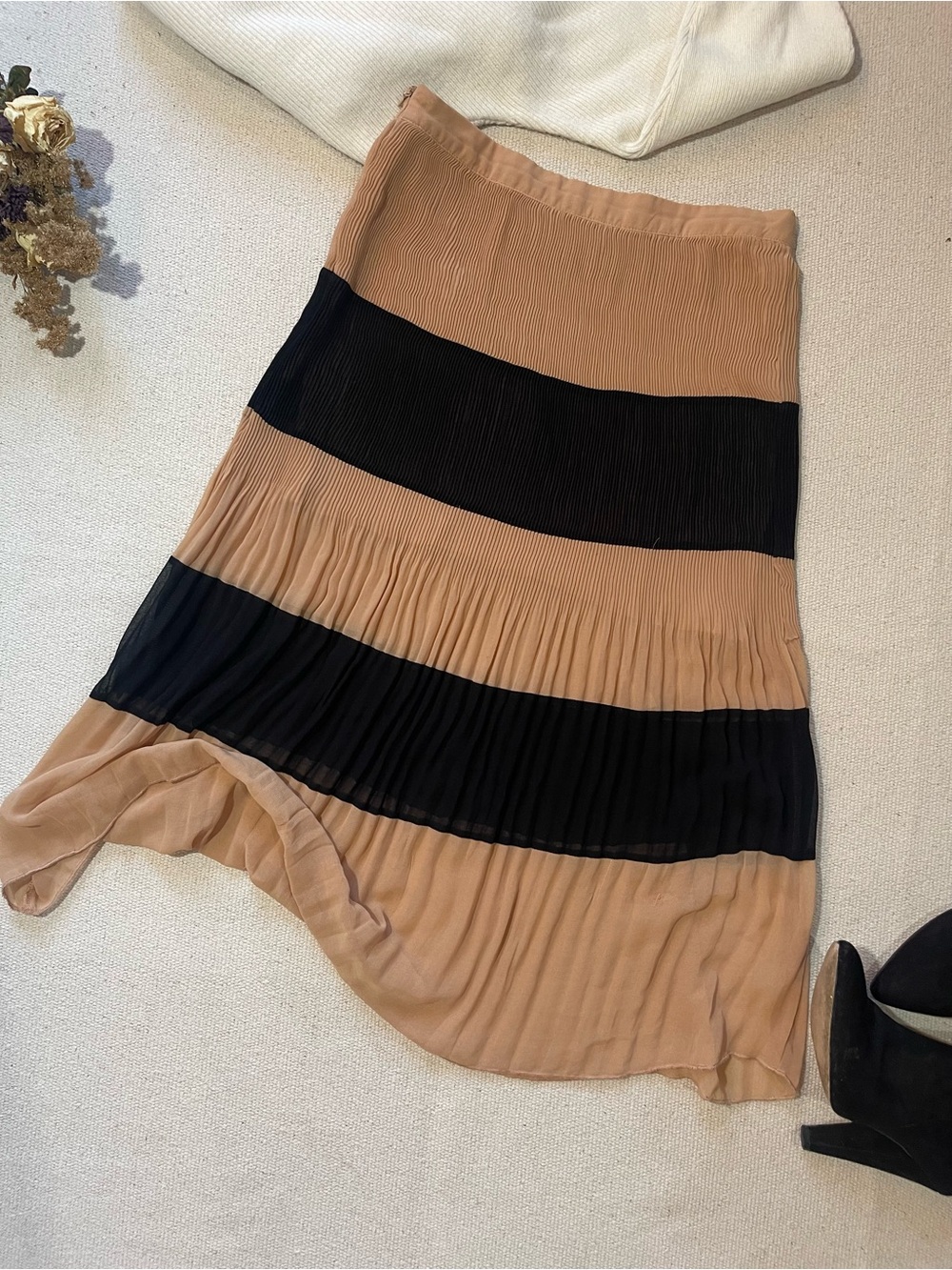 Forever 21 XXI Camel Black Pleated Midi Skirt S